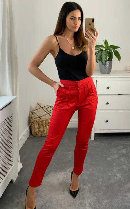 Plus Size Red Pants Outfit - Alexa Webb